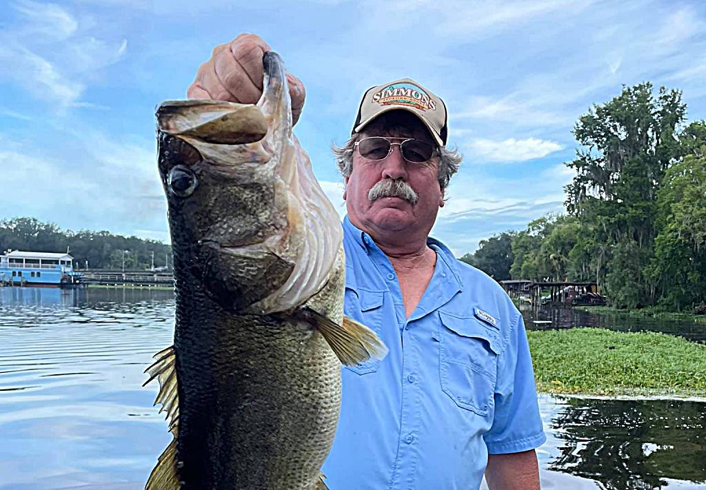 The 2022 Guide to Using Silicone Skirts to Catch more Fall Bass